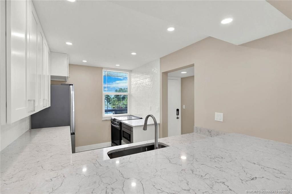 1950 SW Palm City Road, Unit 14-305, Stuart, FL 34994 Photo