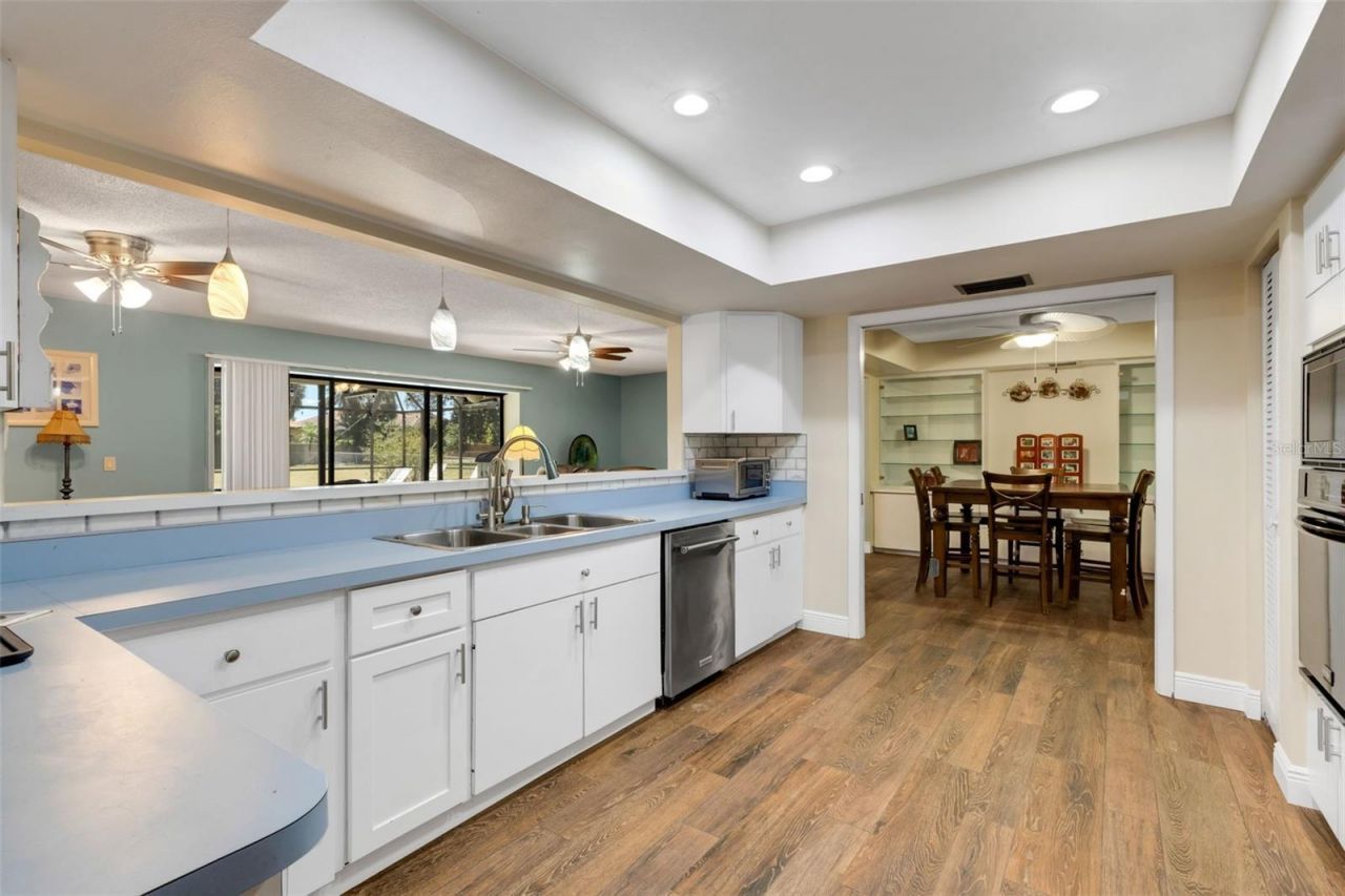 3656 Oak Grove Drive, Sarasota, FL 34243 Photo