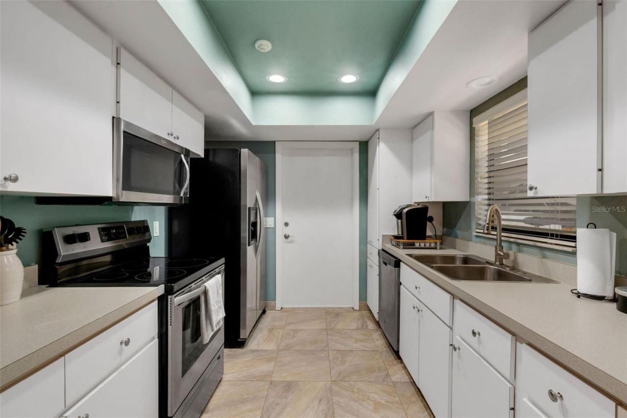 3656 Oak Grove Drive, Sarasota, FL 34243 Photo