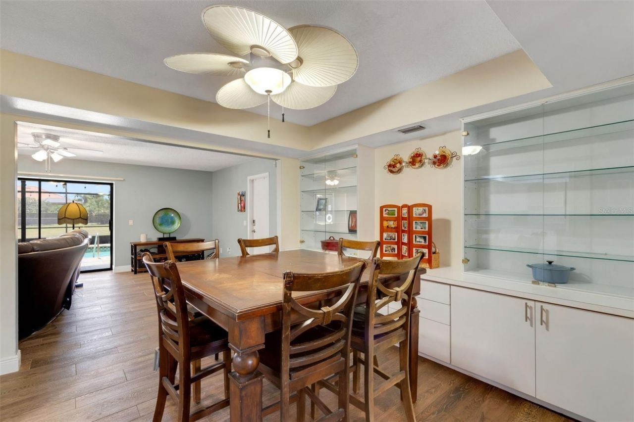 3656 Oak Grove Drive, Sarasota, FL 34243 Photo