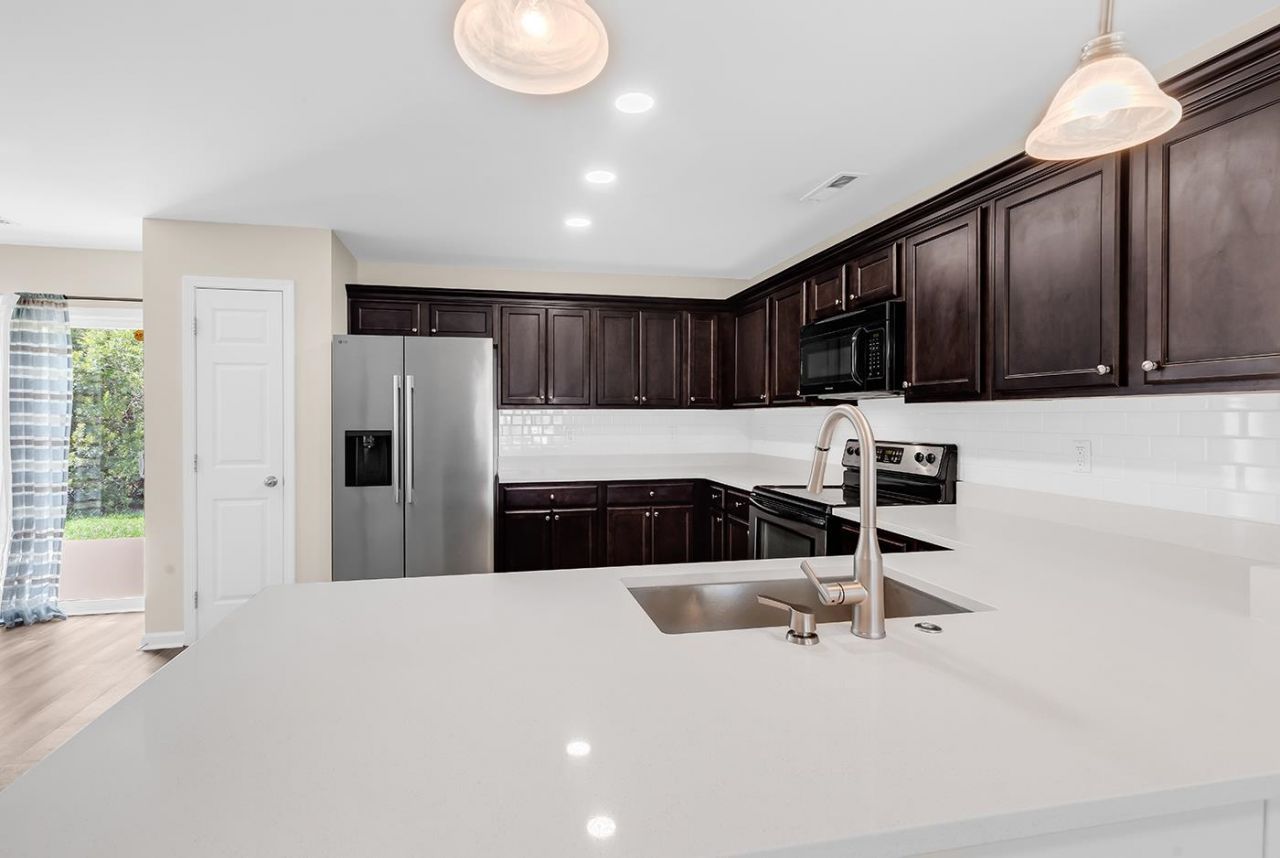 2241 Deerfield Ave. Photo 15