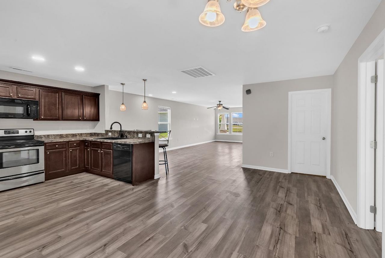 2241 Deerfield Ave. Photo 18