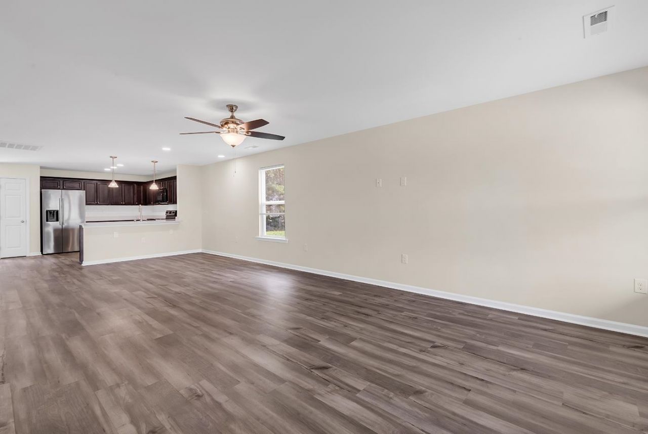 2241 Deerfield Ave. Photo 4