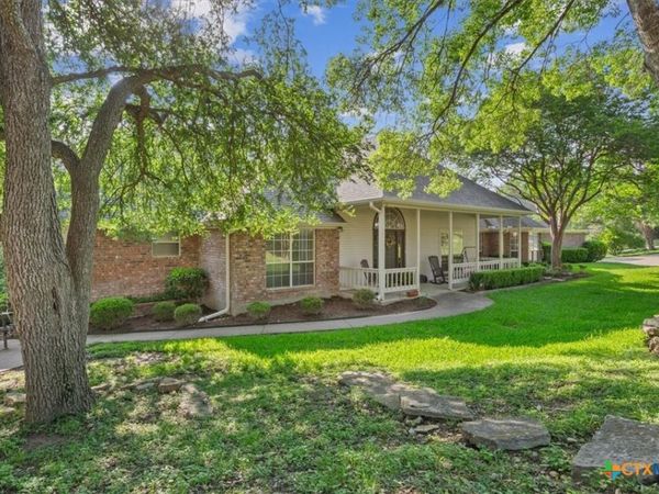 1214 Indian Trail , Salado, TX 76571