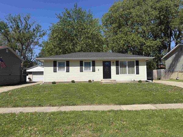 1414 Ingersoll Rd, Waterloo, IA 50701