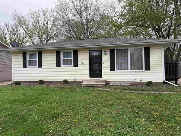 1414 Ingersoll Rd , Waterloo, IA 50701