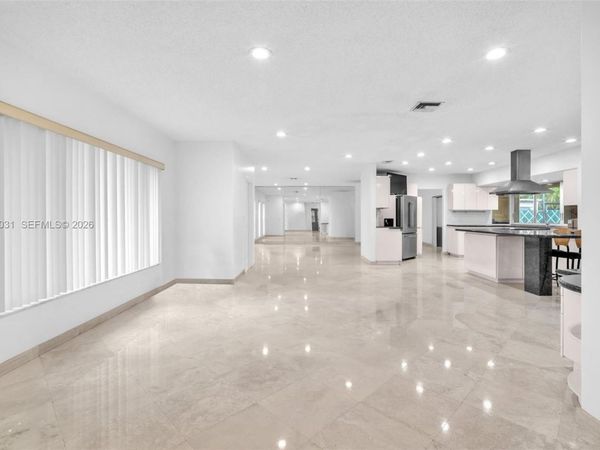 3441 N Hills Dr, Unit 00, Hollywood, FL 33021