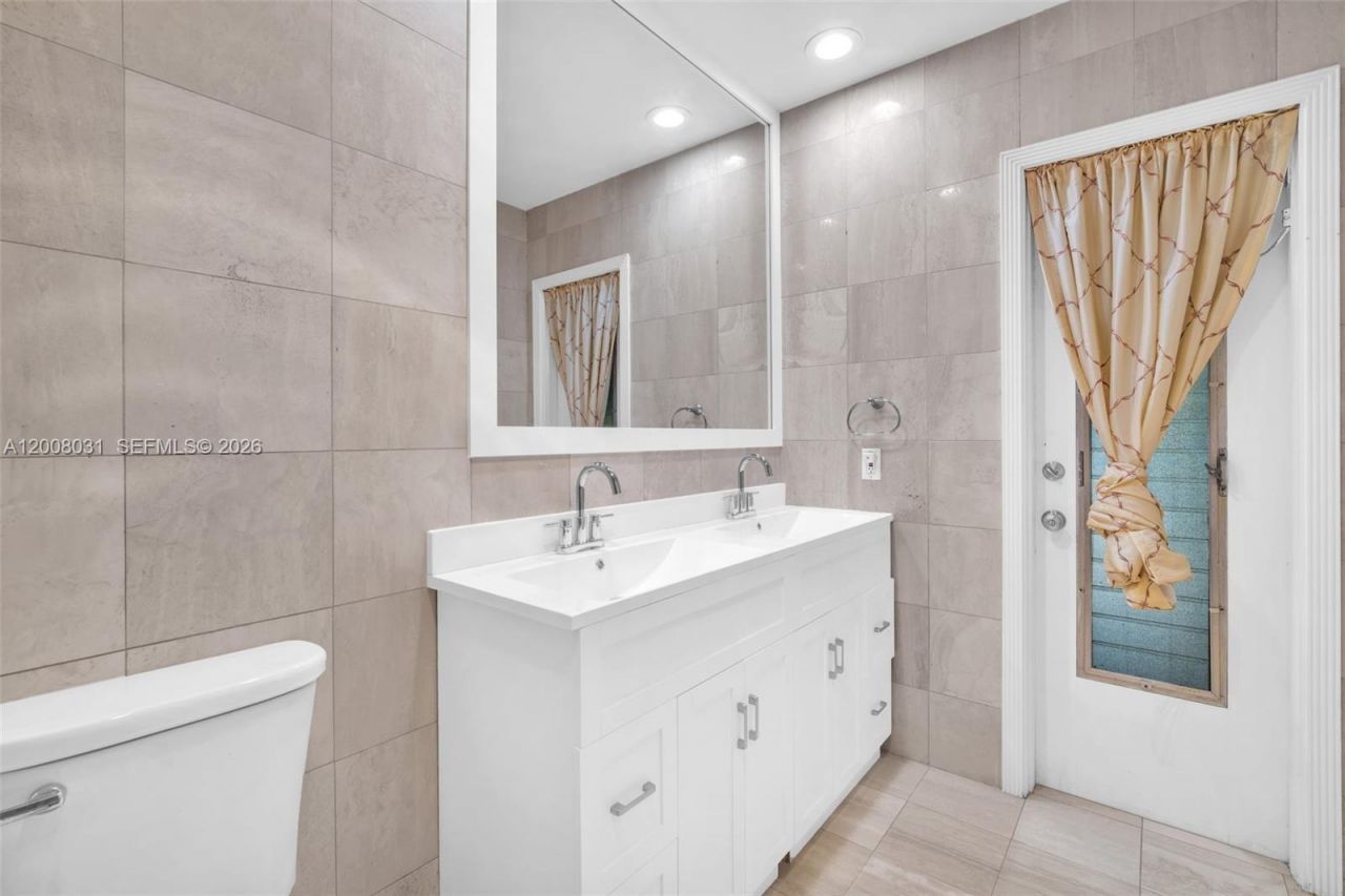 3441 N Hills Dr, Unit 00, Hollywood, FL 33021 Photo