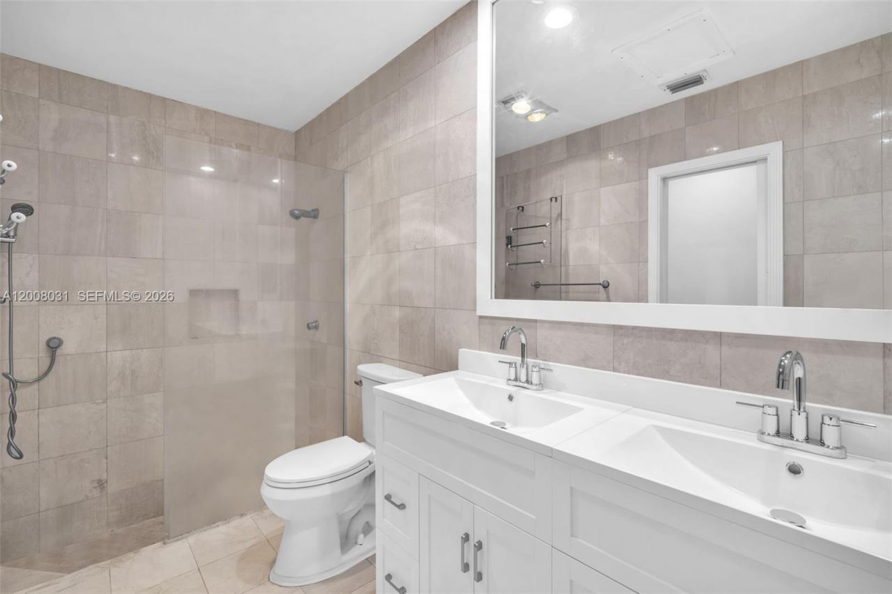 3441 N Hills Dr, Unit 00, Hollywood, FL 33021 Photo