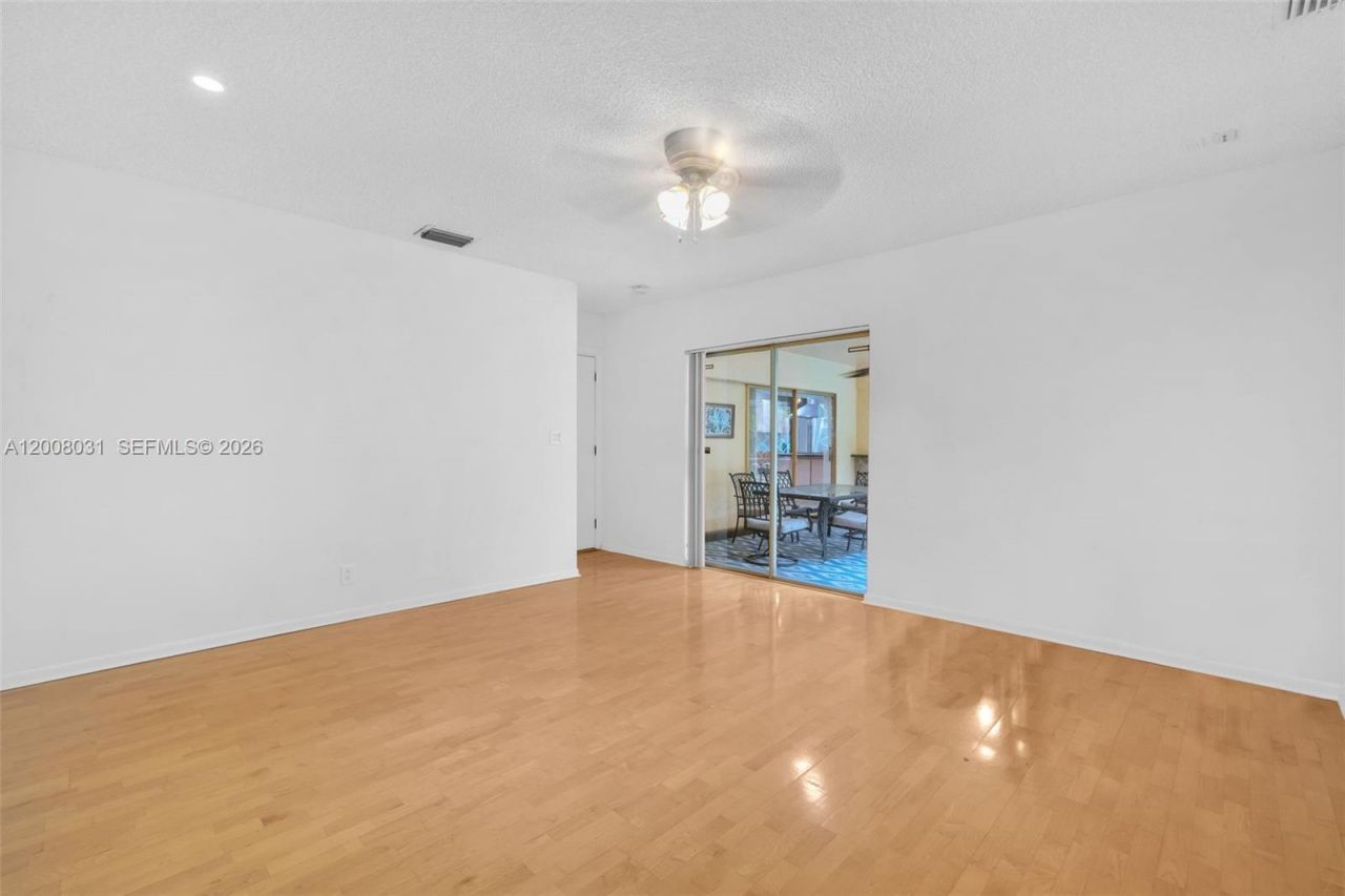 3441 N Hills Dr, Unit 00, Hollywood, FL 33021 Photo