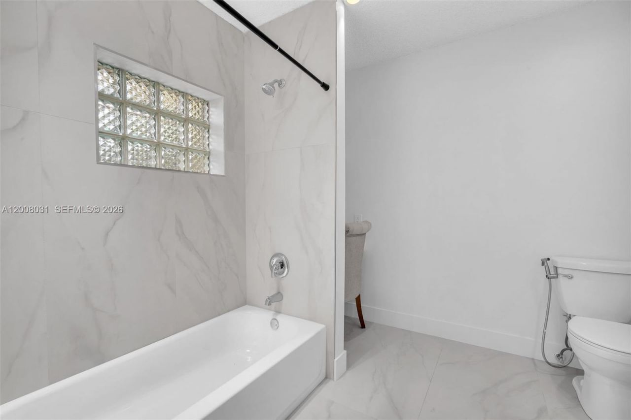 3441 N Hills Dr, Unit 00, Hollywood, FL 33021 Photo