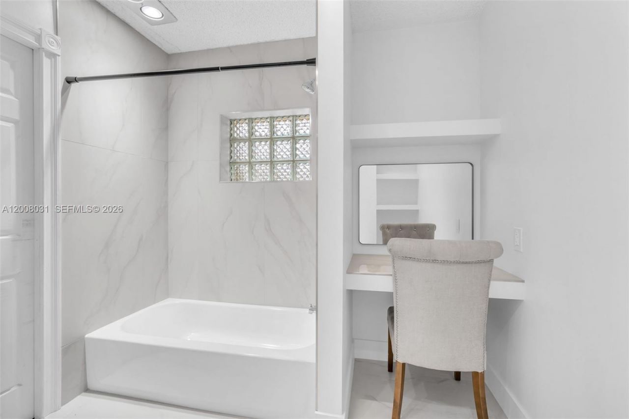 3441 N Hills Dr, Unit 00, Hollywood, FL 33021 Photo