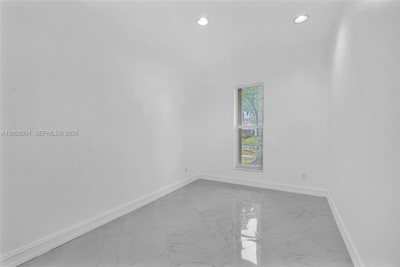 3441 N Hills Dr, Unit 00, Hollywood, FL 33021 Photo