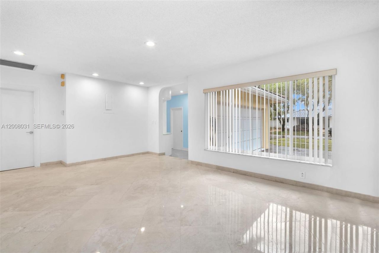 3441 N Hills Dr, Unit 00, Hollywood, FL 33021 Photo