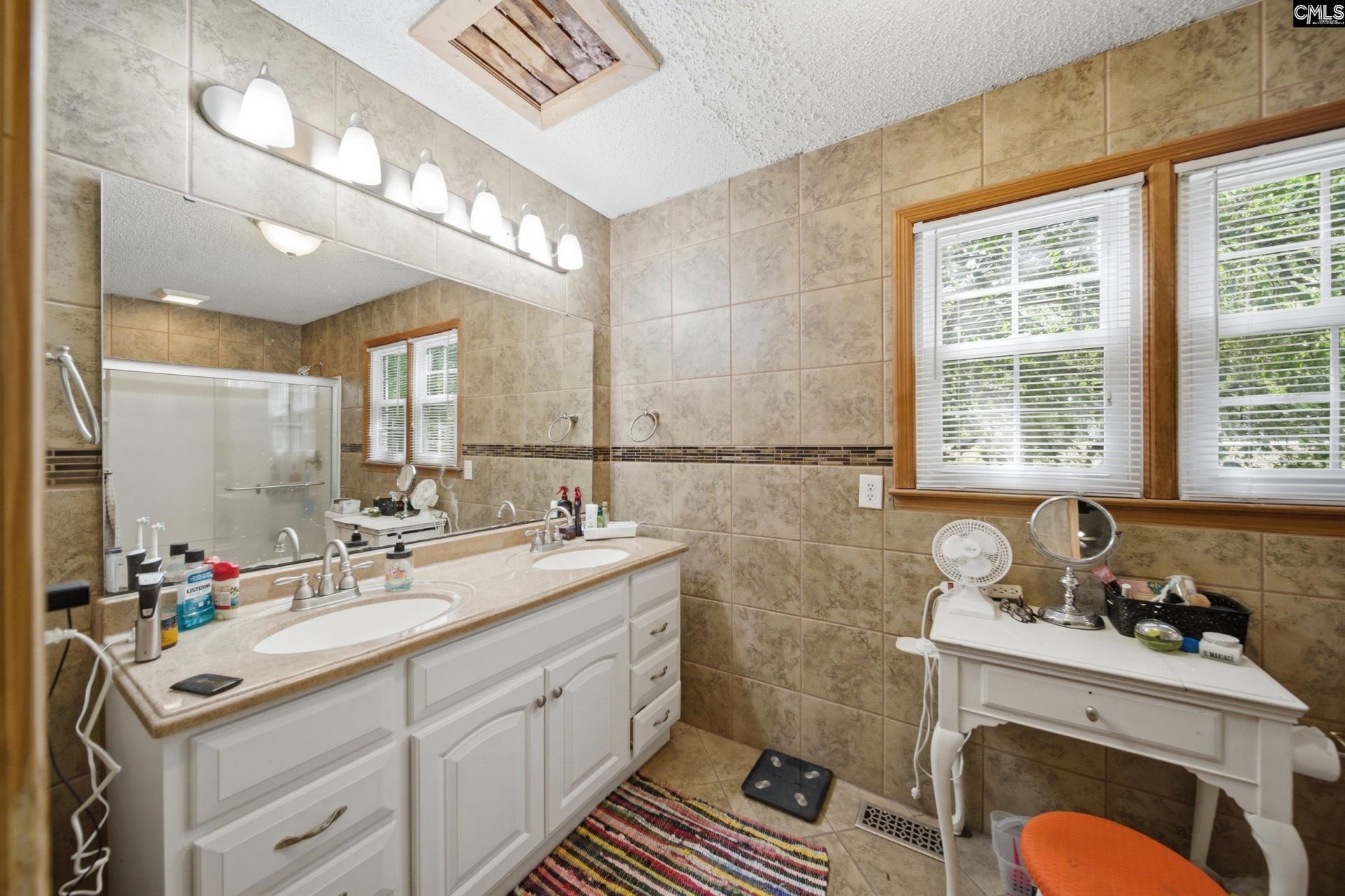 1212 Nazareth Road  Photo 8