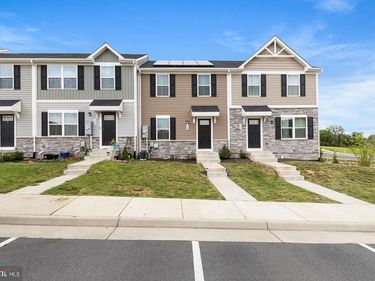 102 SPRING PLACE, STRASBURG, VA 22657