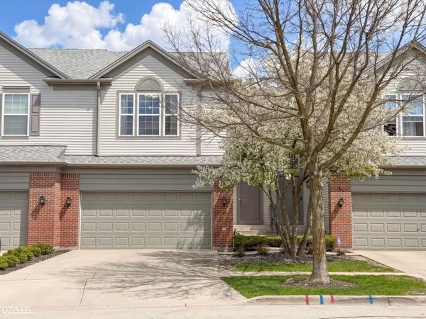 908 Elizabeth Drive , Streamwood, IL 60107