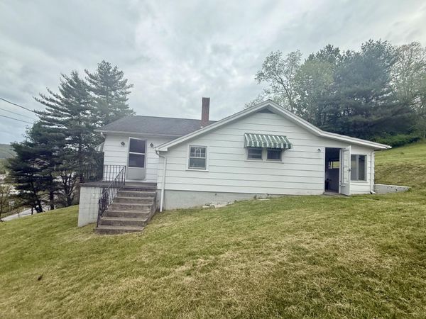 2770 Maple Acres Rd, Princeton, WV 24739