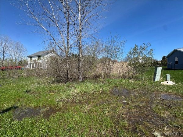 7502 Congressional Drive, Lockport, NY 14094