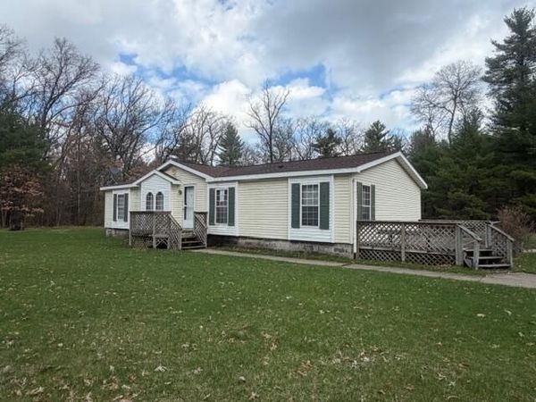 6136 S Poplar Avenue, Newaygo, MI 49337