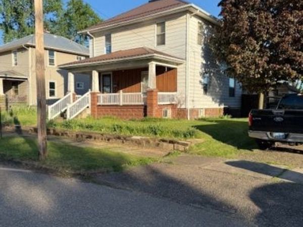 161 W Church Street , Newcomerstown, OH 43832