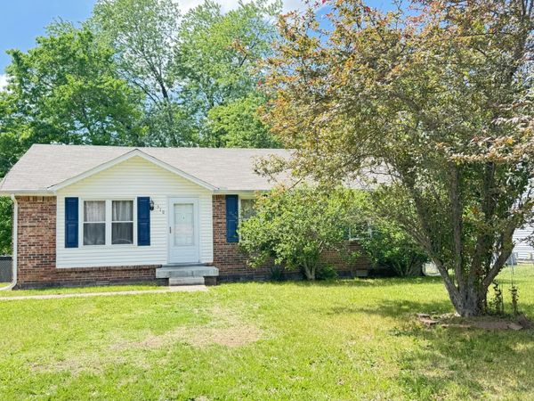 510 Ginkgo Dr , Clarksville, TN 37042