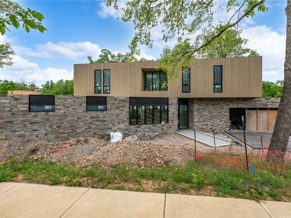 929 NW C Street, Bentonville, AR 72712