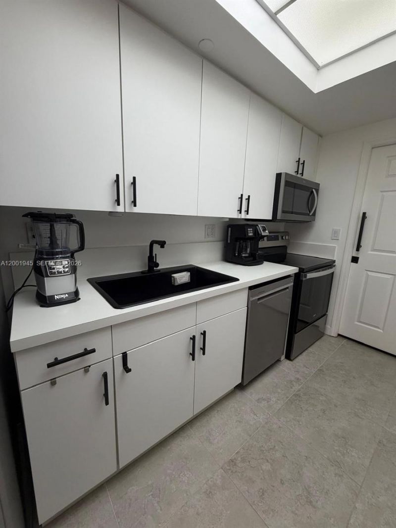 9725 NW 52nd St, Unit 202, Doral, FL 33178 Photo