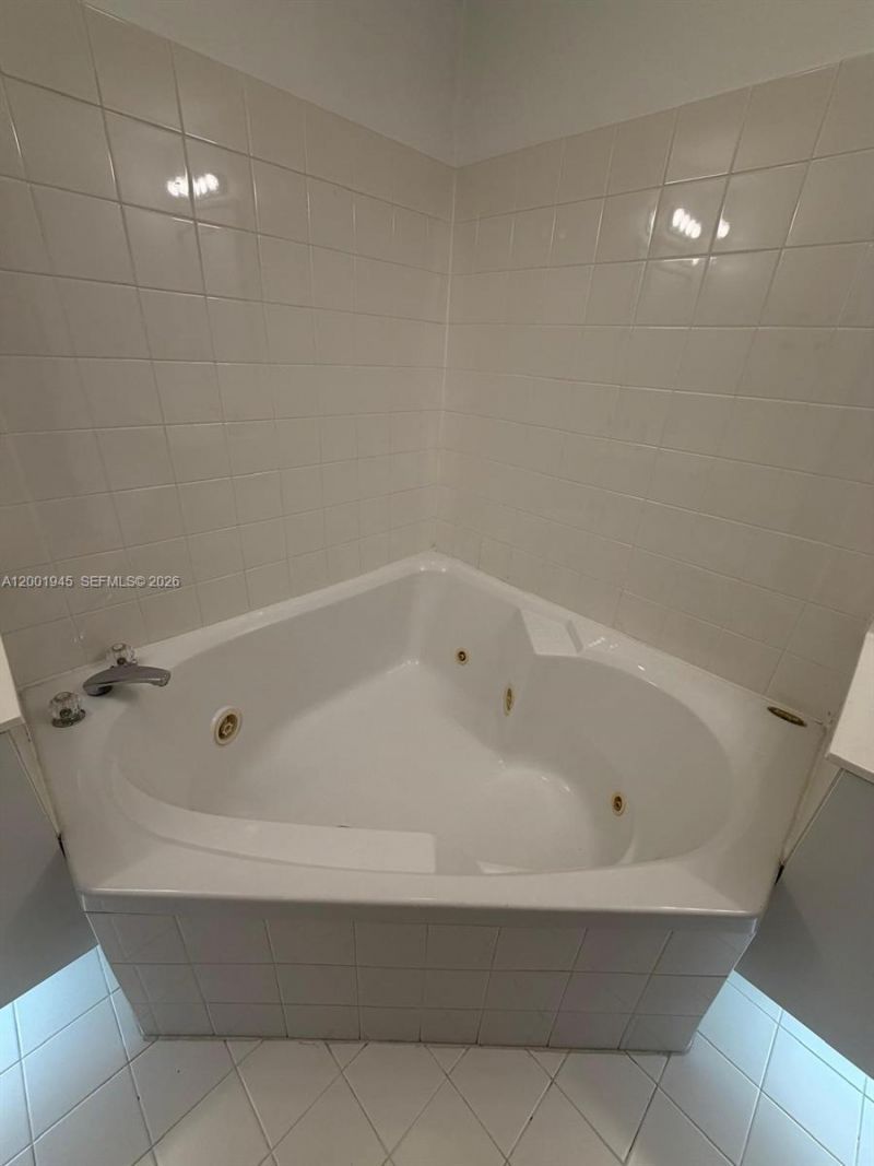 9725 NW 52nd St, Unit 202, Doral, FL 33178 Photo