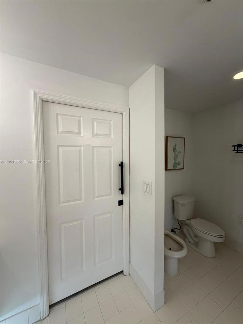 9725 NW 52nd St, Unit 202, Doral, FL 33178 Photo