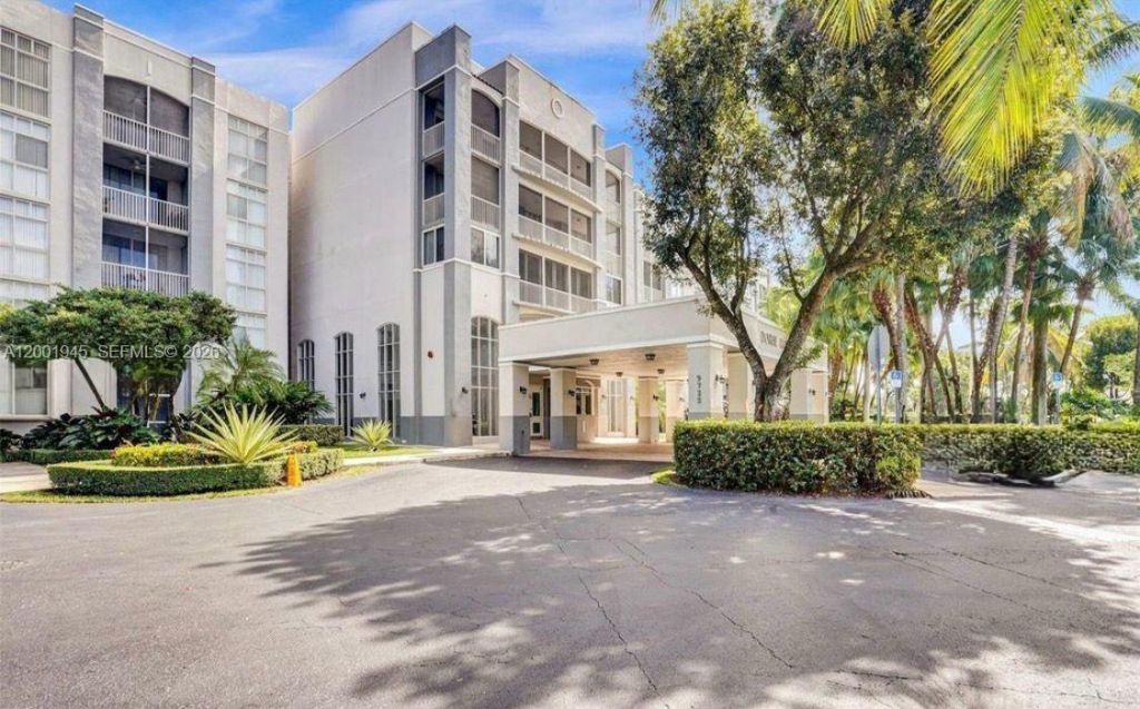9725 NW 52nd St, Unit 202, Doral, FL 33178 Photo