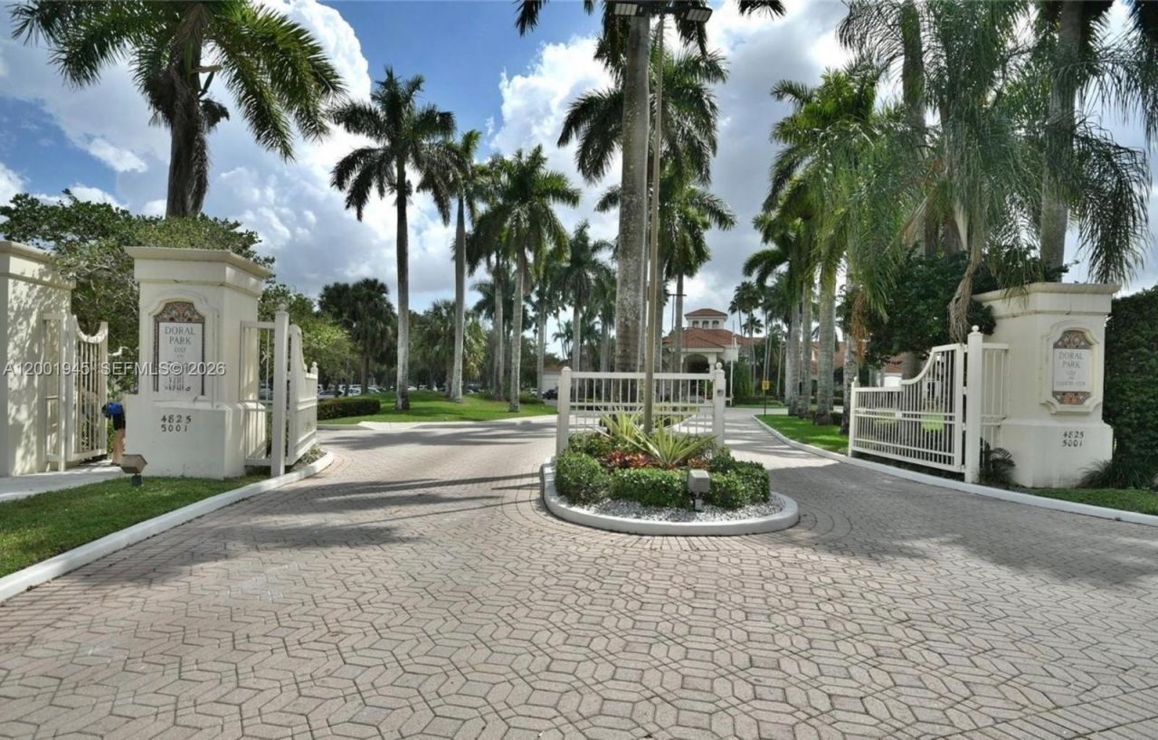9725 NW 52nd St, Unit 202, Doral, FL 33178 Photo