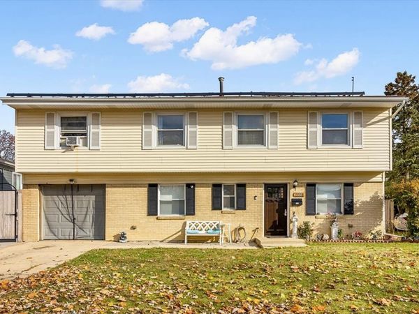 6881 Hickory Street , Hanover Park, IL 60133