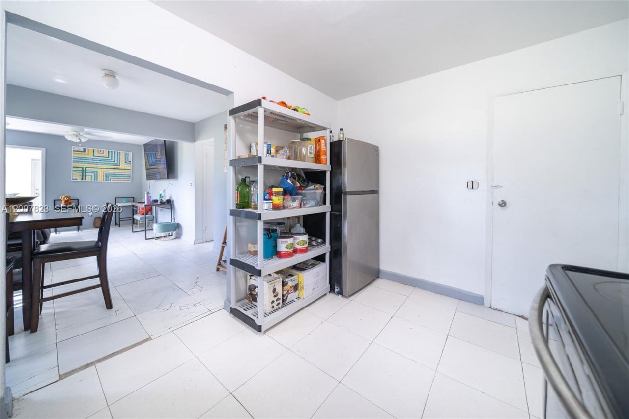 2406 NW 67th St, Miami, FL 33147 Photo