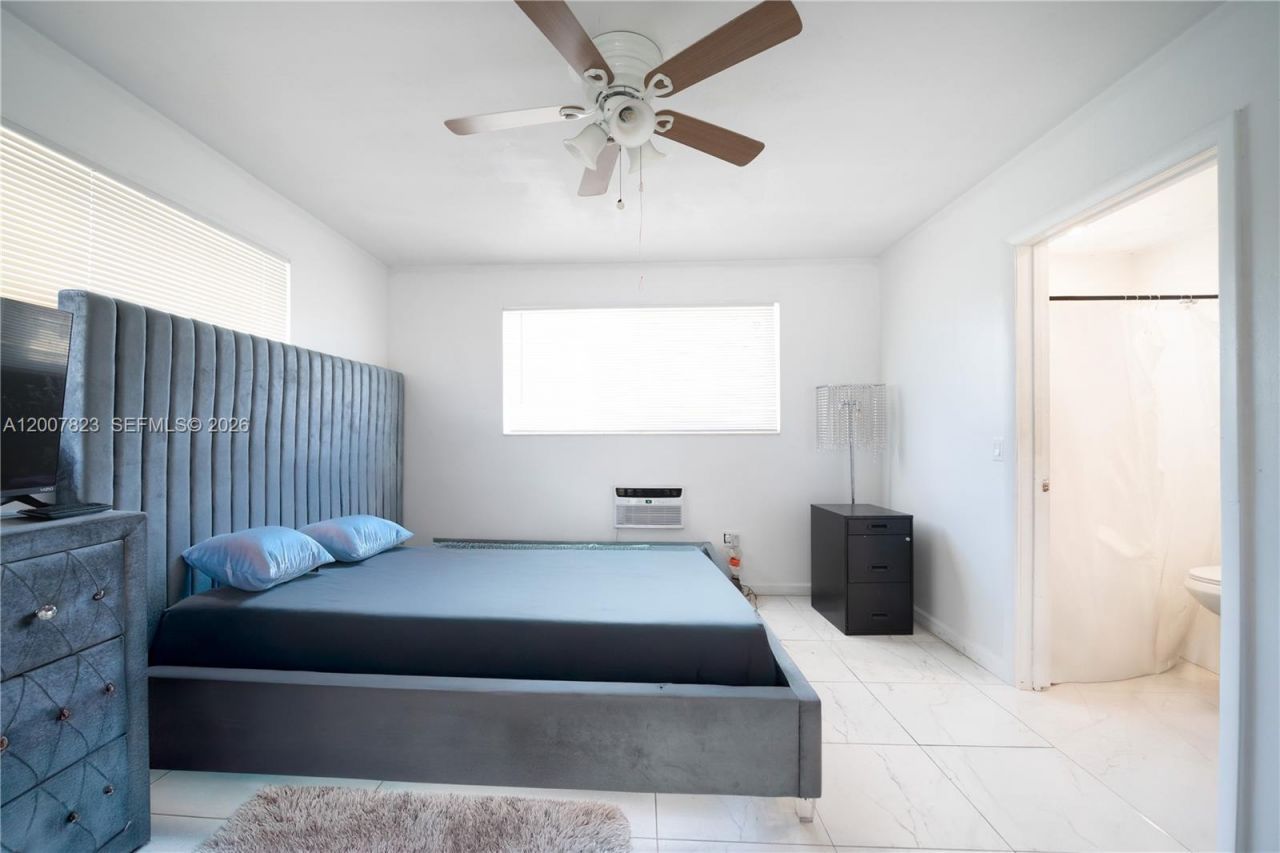 2406 NW 67th St, Miami, FL 33147 Photo
