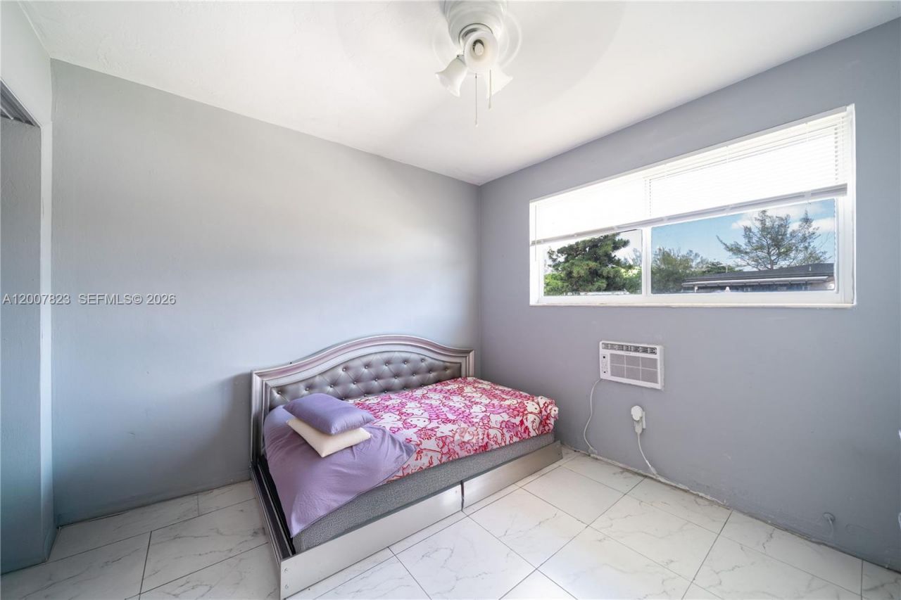 2406 NW 67th St, Miami, FL 33147 Photo