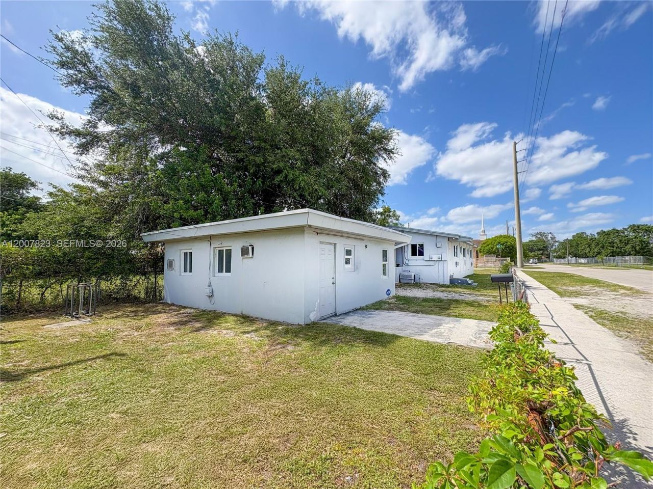2406 NW 67th St, Miami, FL 33147 Photo
