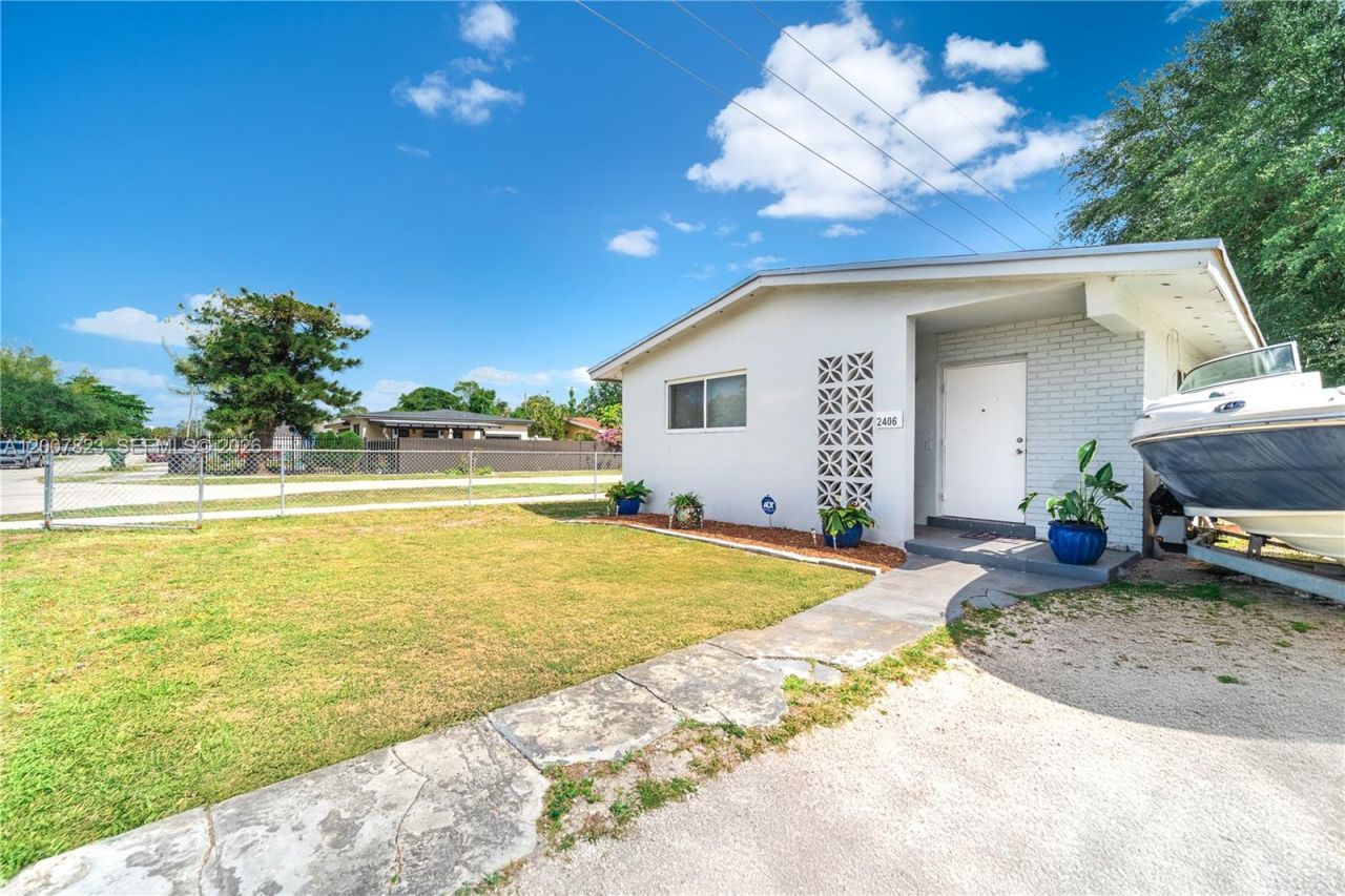 2406 NW 67th St, Miami, FL 33147 Photo