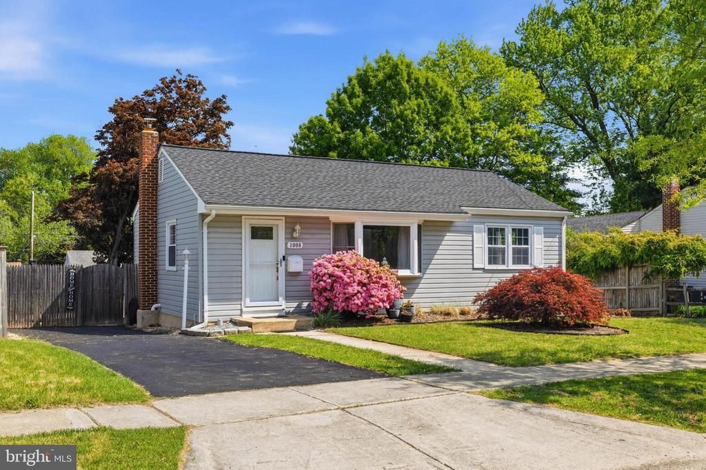 1008 Gilbert Road, Rockville, MD 20851 Main Photo