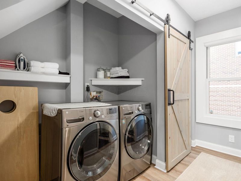 Columbus, OH 43215 Photo 16