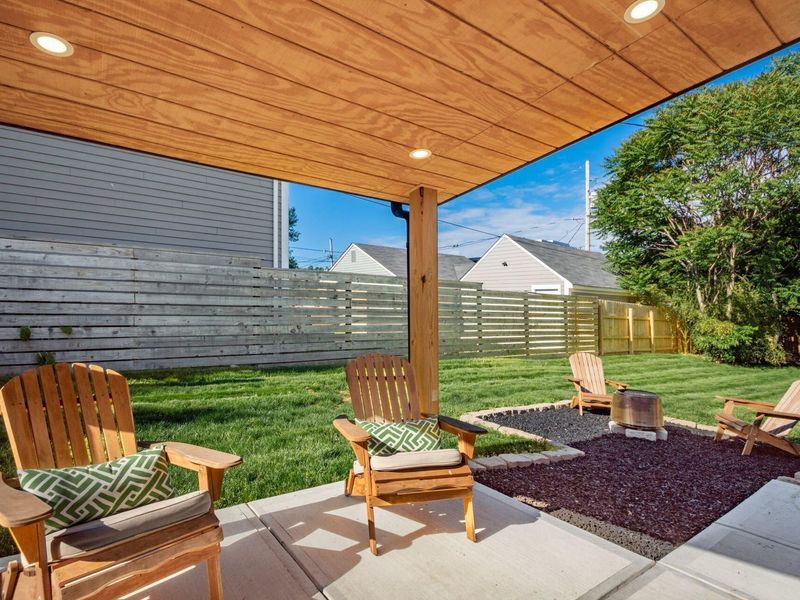 Columbus, OH 43215 Photo 26