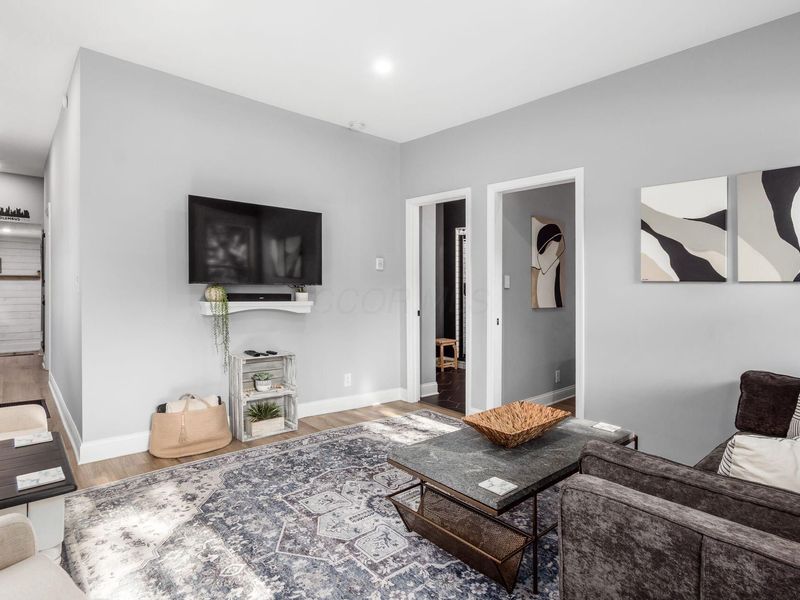 Columbus, OH 43215 Photo 3