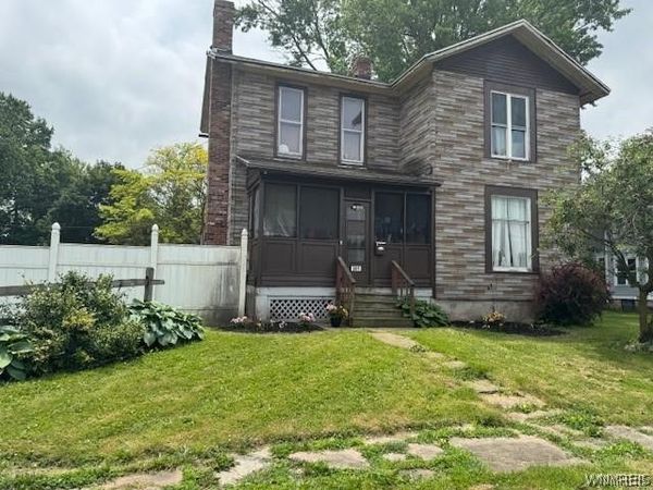 501 S Academy Street , Medina, NY 14103