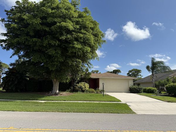 2507 N Canterbury Dr Drive N, Riviera Beach, FL 33407