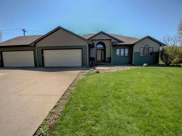 758 Faye DRIVE, West Salem, WI 54669