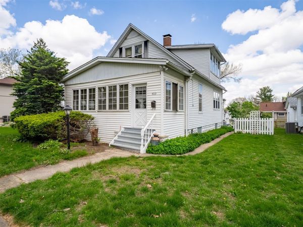 403 W Kelsey Street , Bloomington, IL 61701