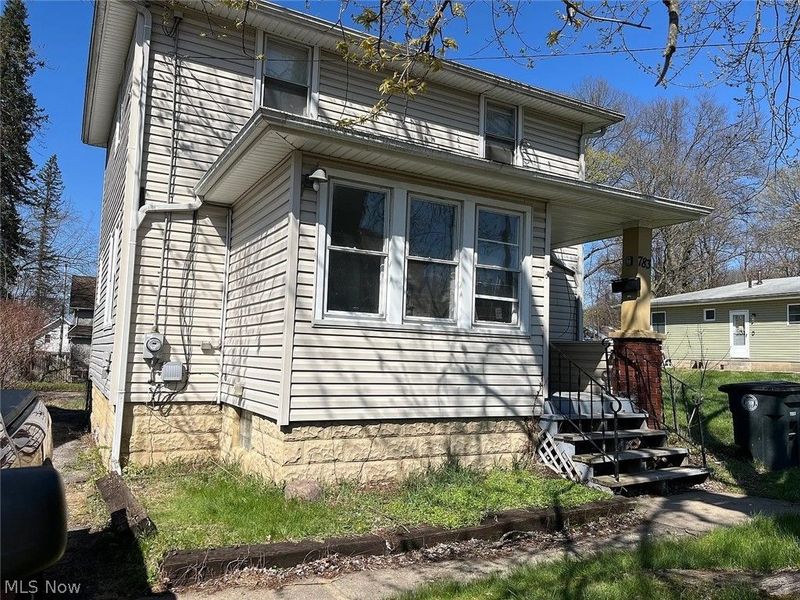 783 Leonard Street, Akron, OH 44307 Photo 2