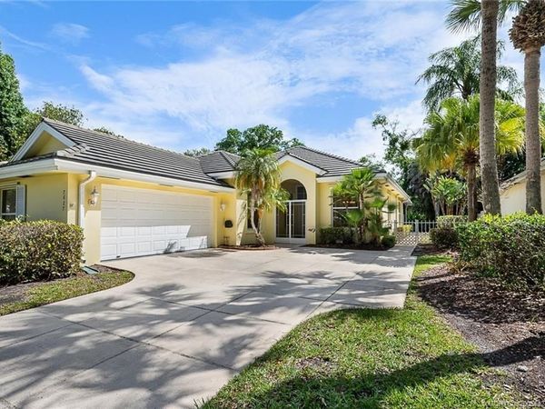 7627 SE Fiddlewood Lane, Hobe Sound, FL 33455