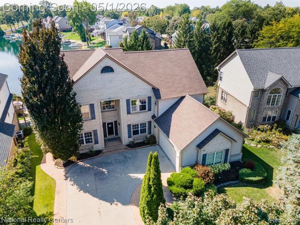 542 Bay Pointe Drive, Oxford Vlg, MI 48371