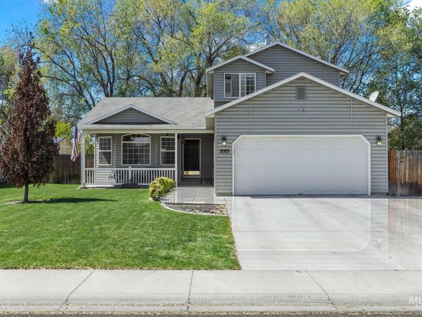 2005 S Plateau Dr, Nampa, ID 83686